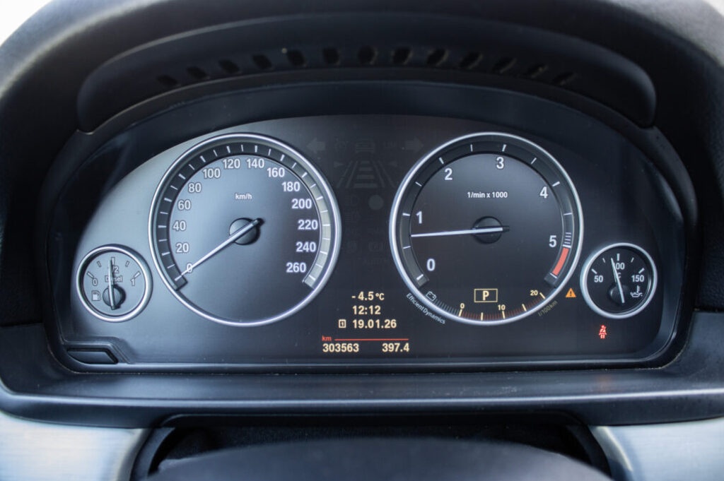 BMW 535d, 220kW (2012) - 13