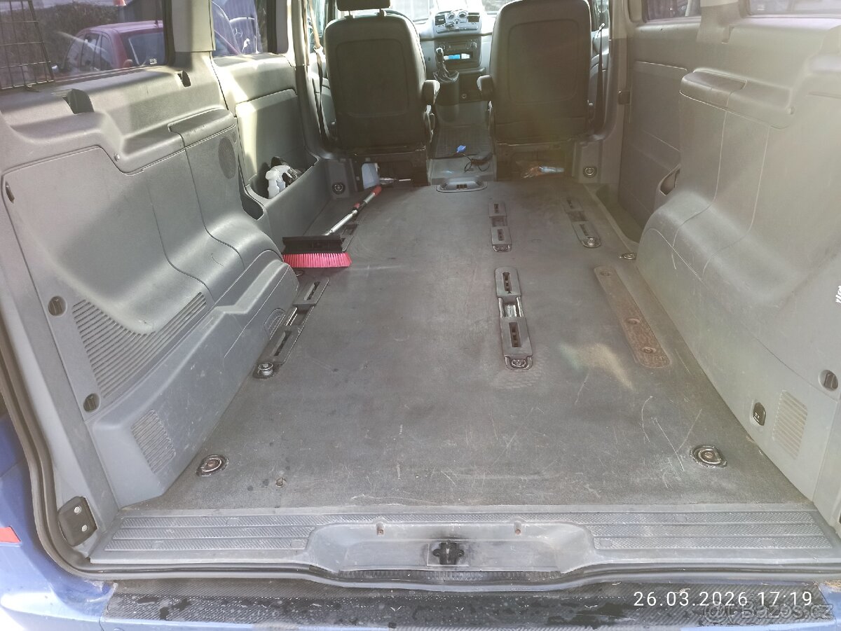 Mercedes Benz Vito - 13