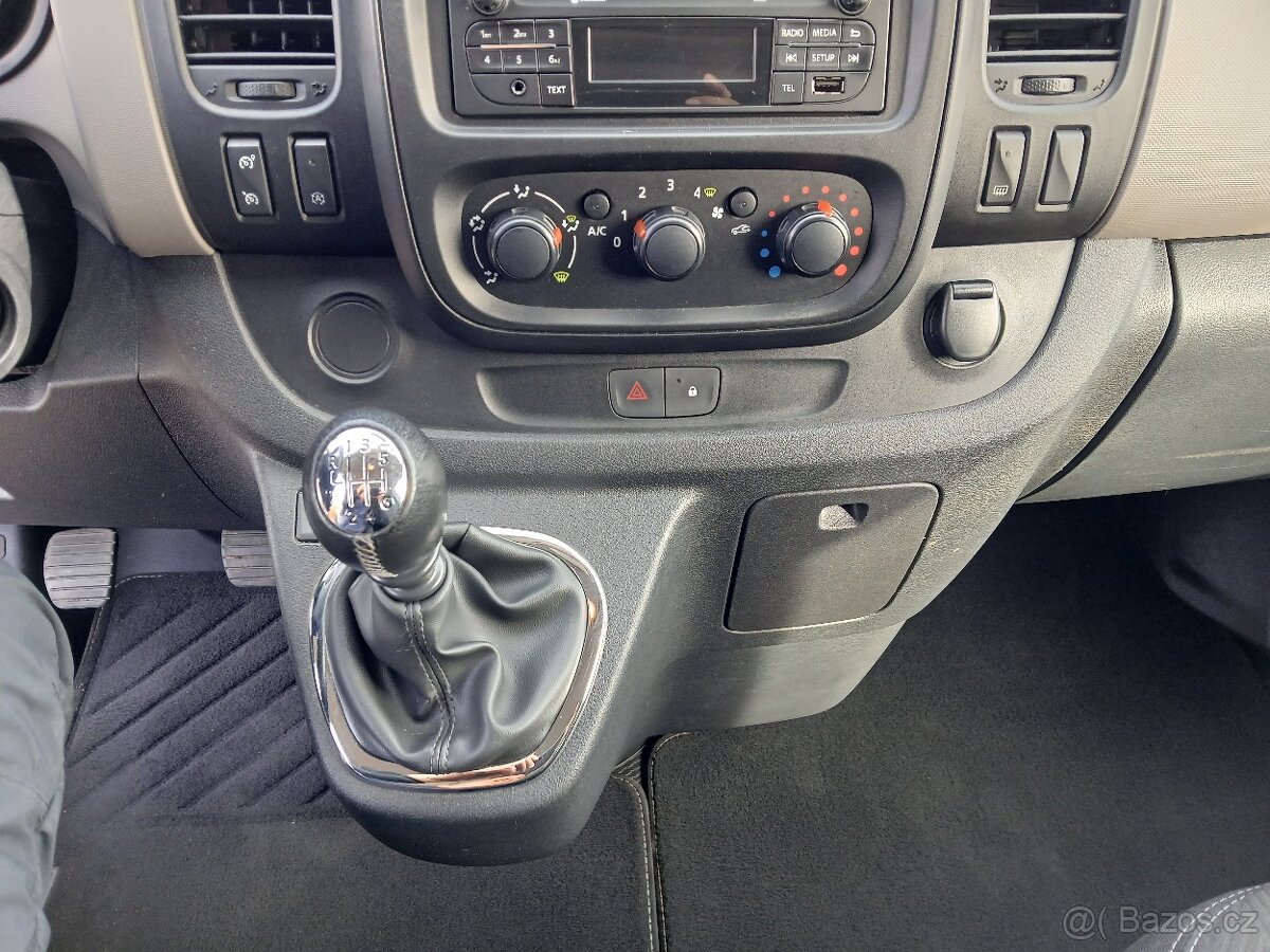 Renault Trafic 1.6dci, 92kW, 5 míst, markýza - 13