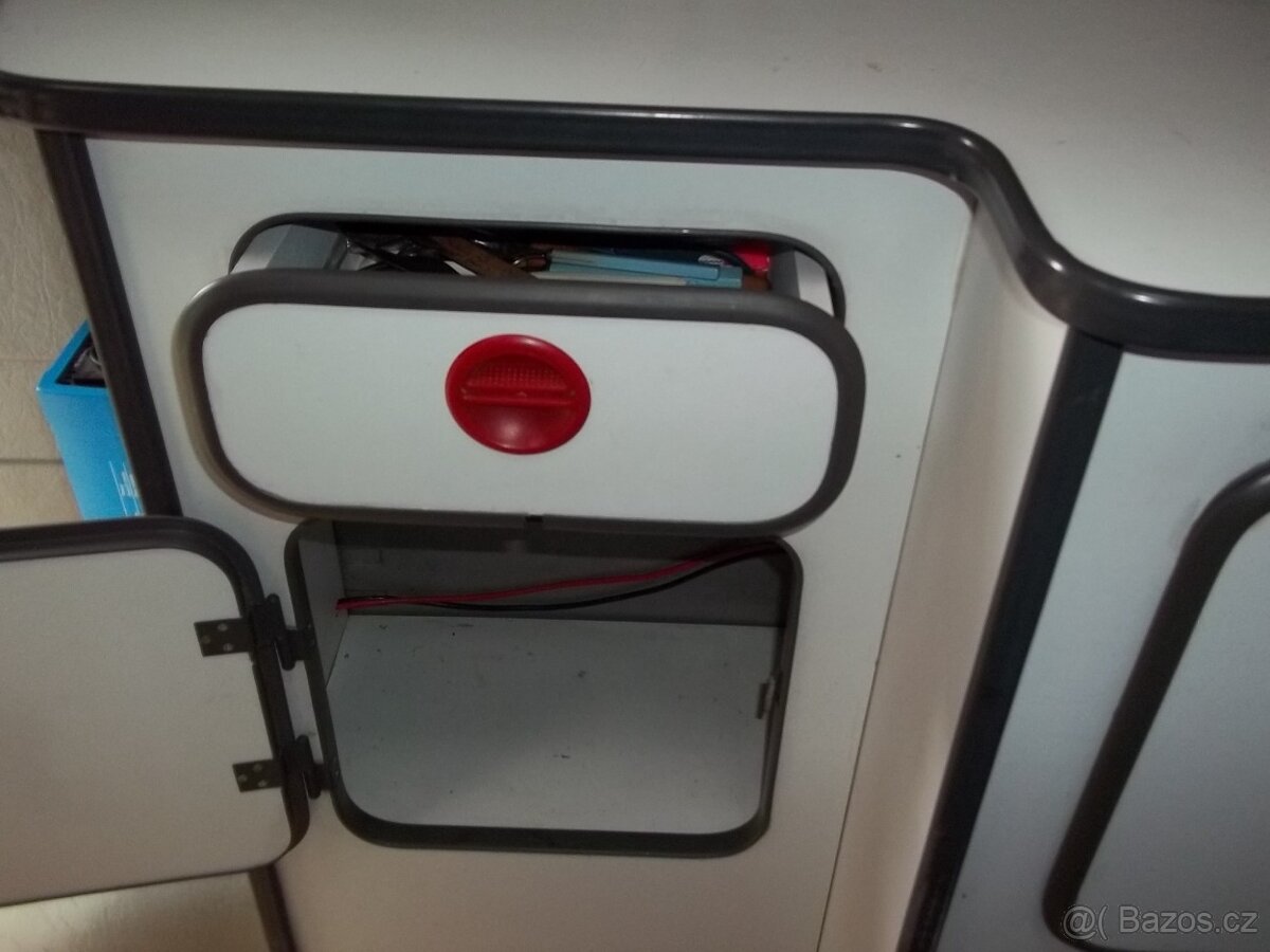 Obytná dodávka Ford Tranzit - 13