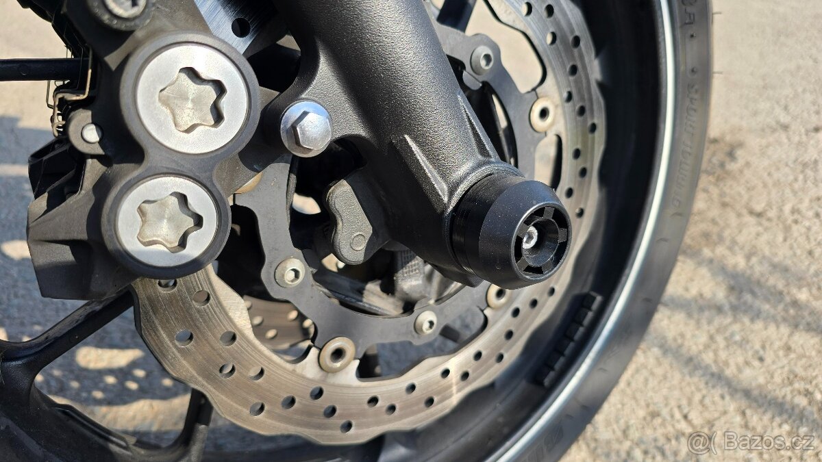 Yamaha MT07 - 13