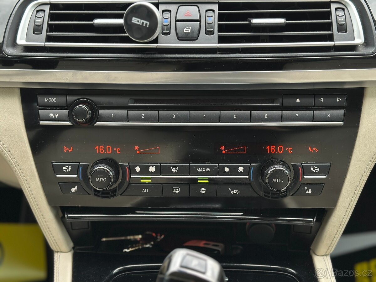 BMW 750 2010 - 13