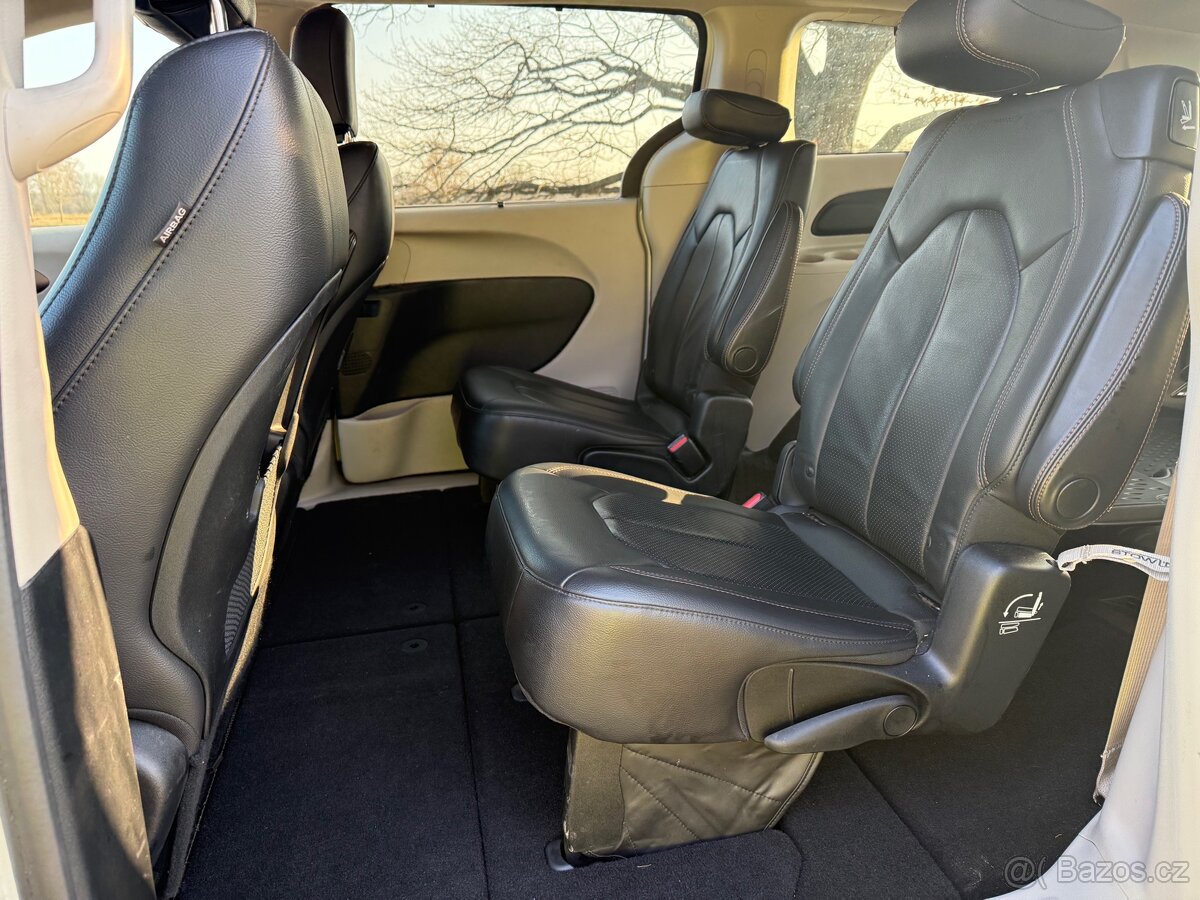 Chrysler Pacifica - 13