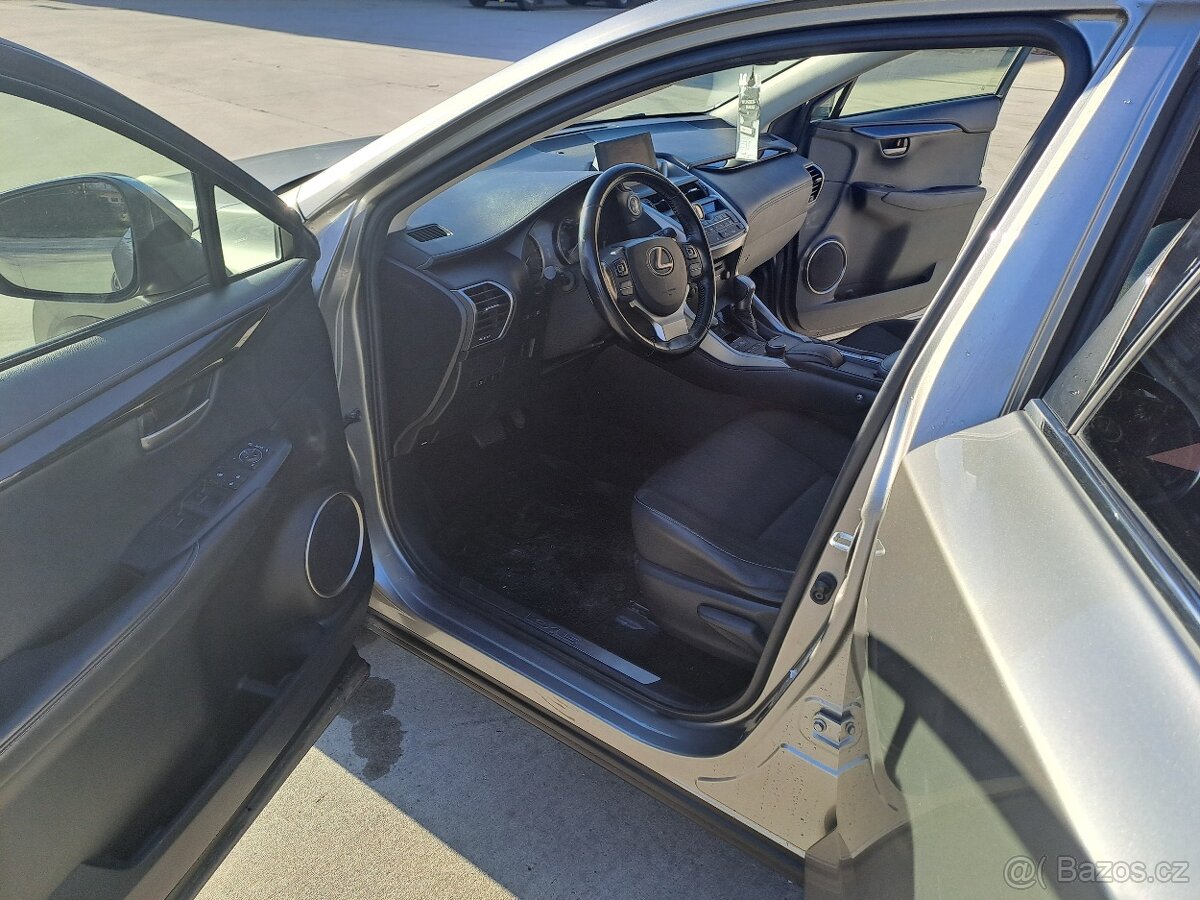 Lexus Nx 200t benzin awd novy olej v automate Top stav - 13