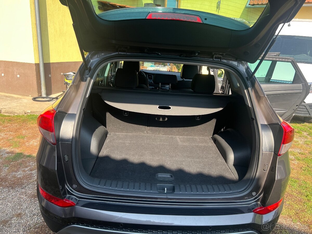Hyundai Tucson SUV - 13
