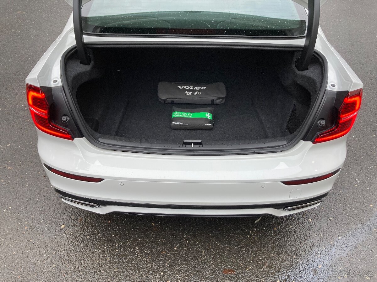 Volvo S60 2.0i T5 184kW AWD R-Design DPH 1maj - 13