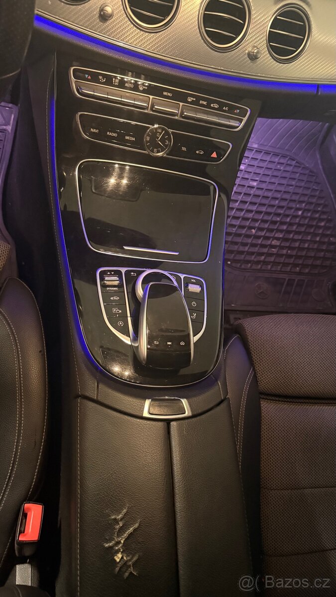 Mercedes-Benz E 220 D 4MATIC ALLTERRAIN - 13