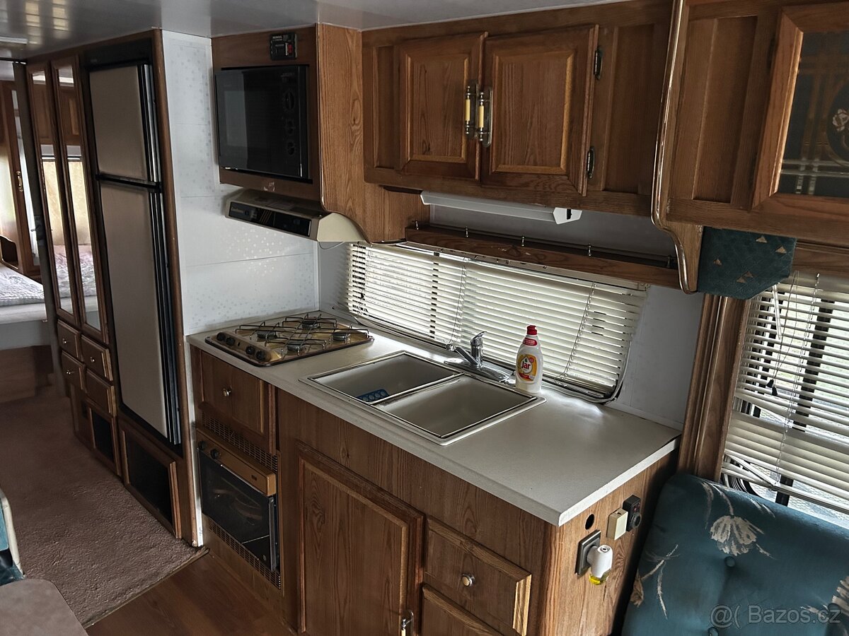 Obytné auto Coachmen 5.9TD - 13