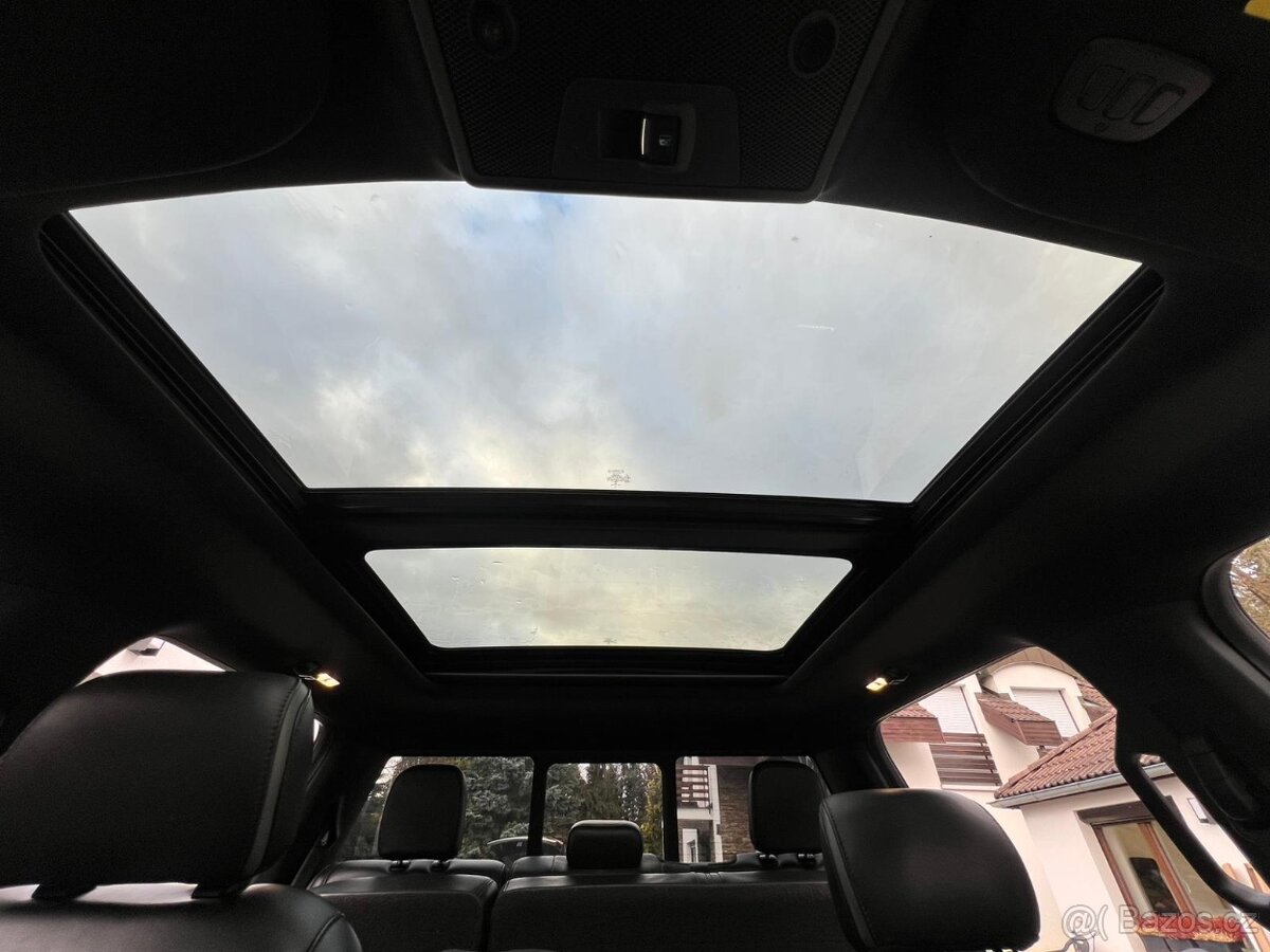 Ford F-150 Platinum SuperCrew - 13