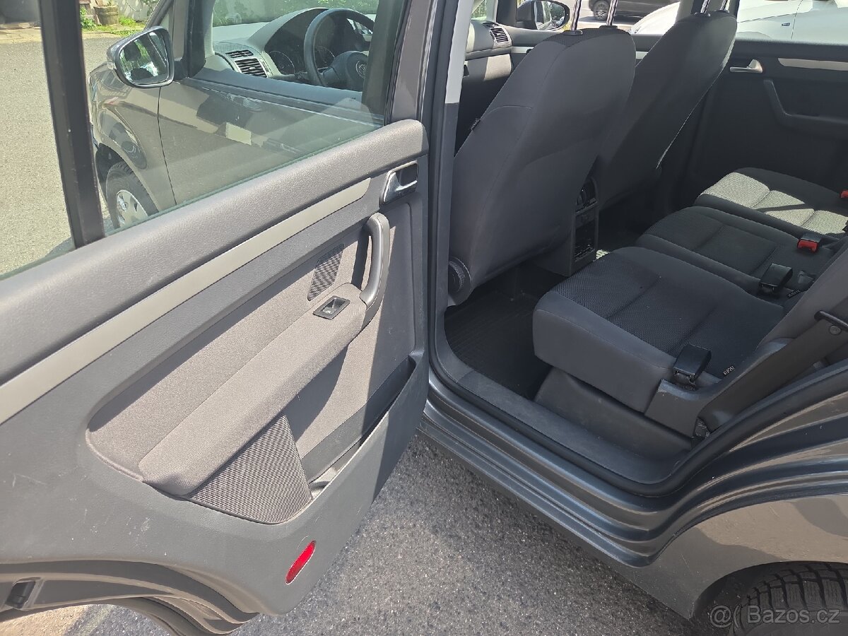 VW Touran 1.6tdi - 13