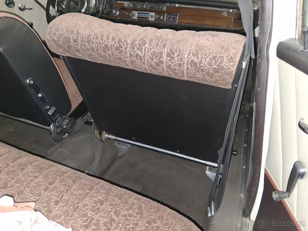 Mercedes w111 220b - 13
