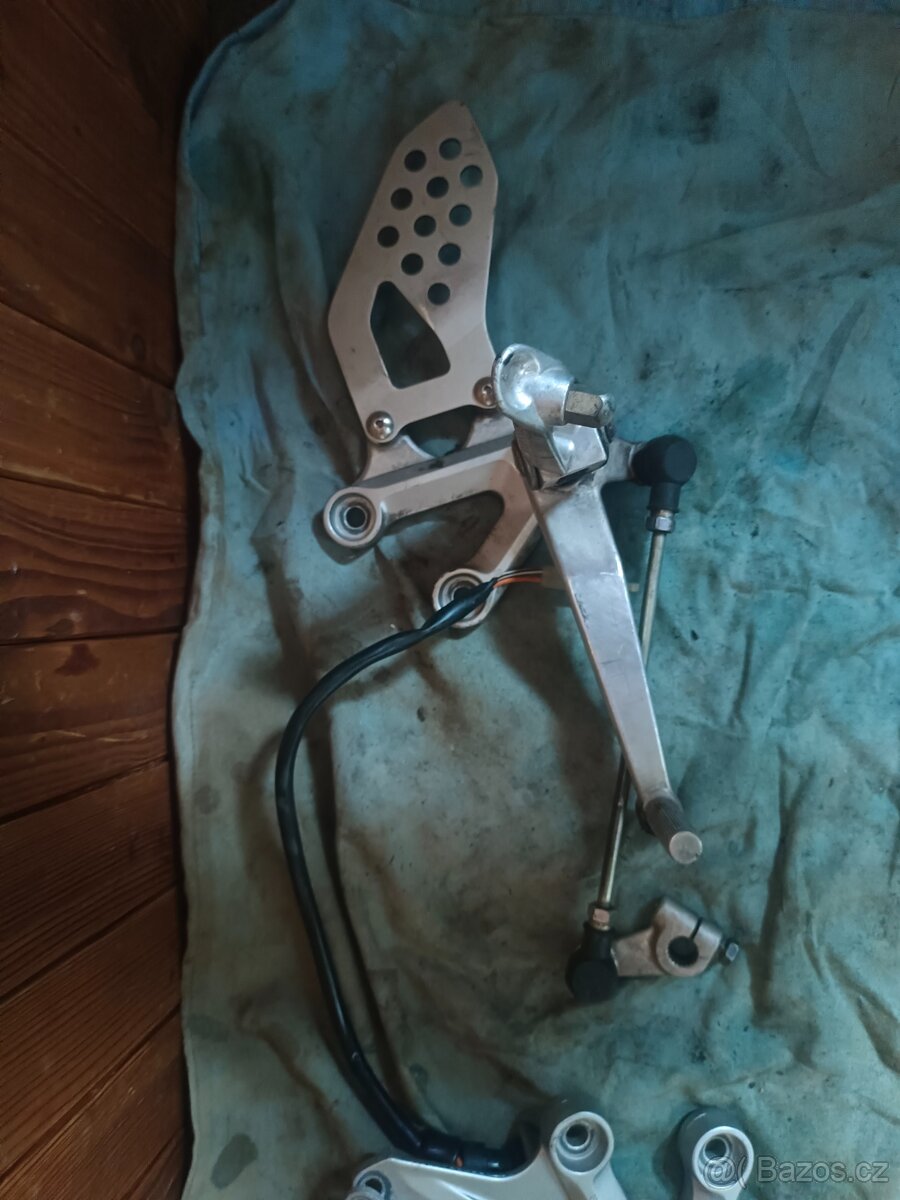 Suzuki GSX-R k4 náhradní díly #3 - 13