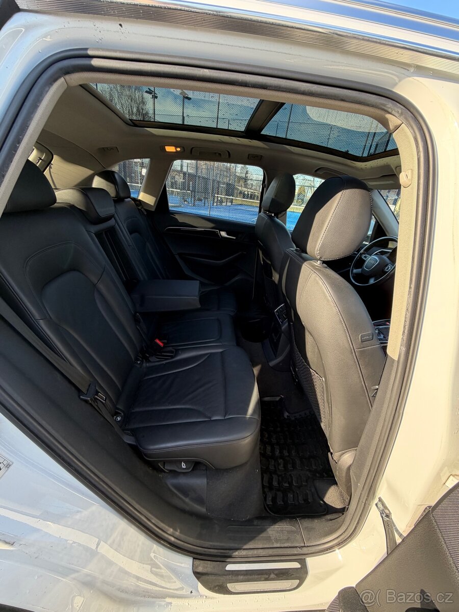 Audi Q5, rok 2010 - 13