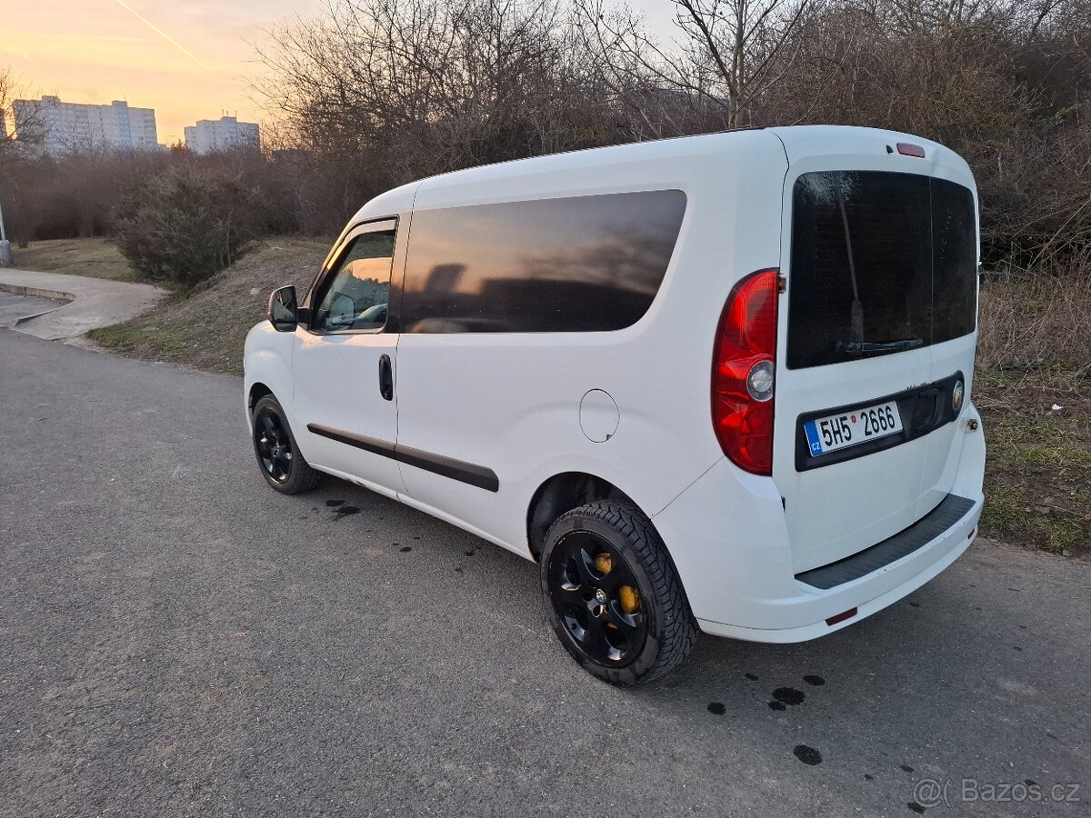 Fiat Dobló 1.3 JTD - 13