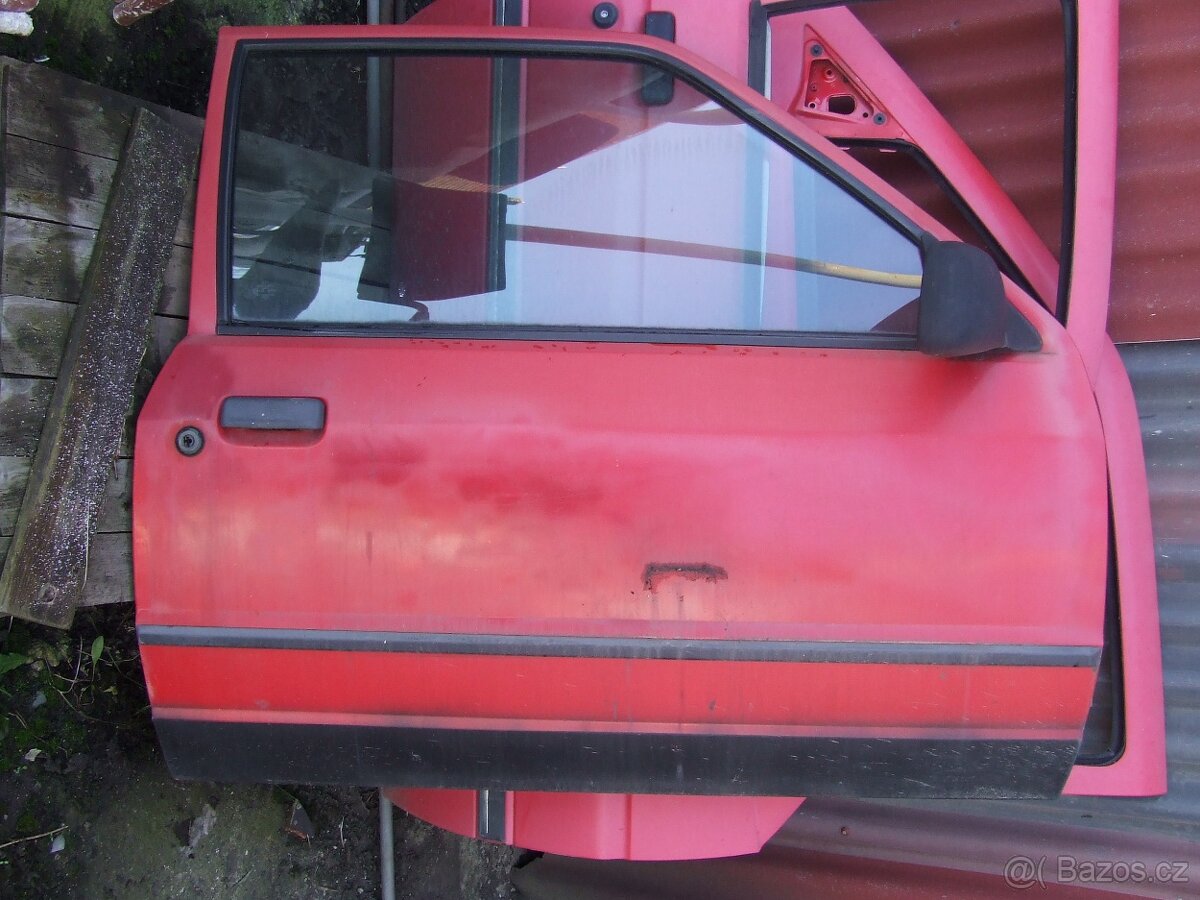 Prodám Plechařinu / Karosářské díly na starší Fordy - 13