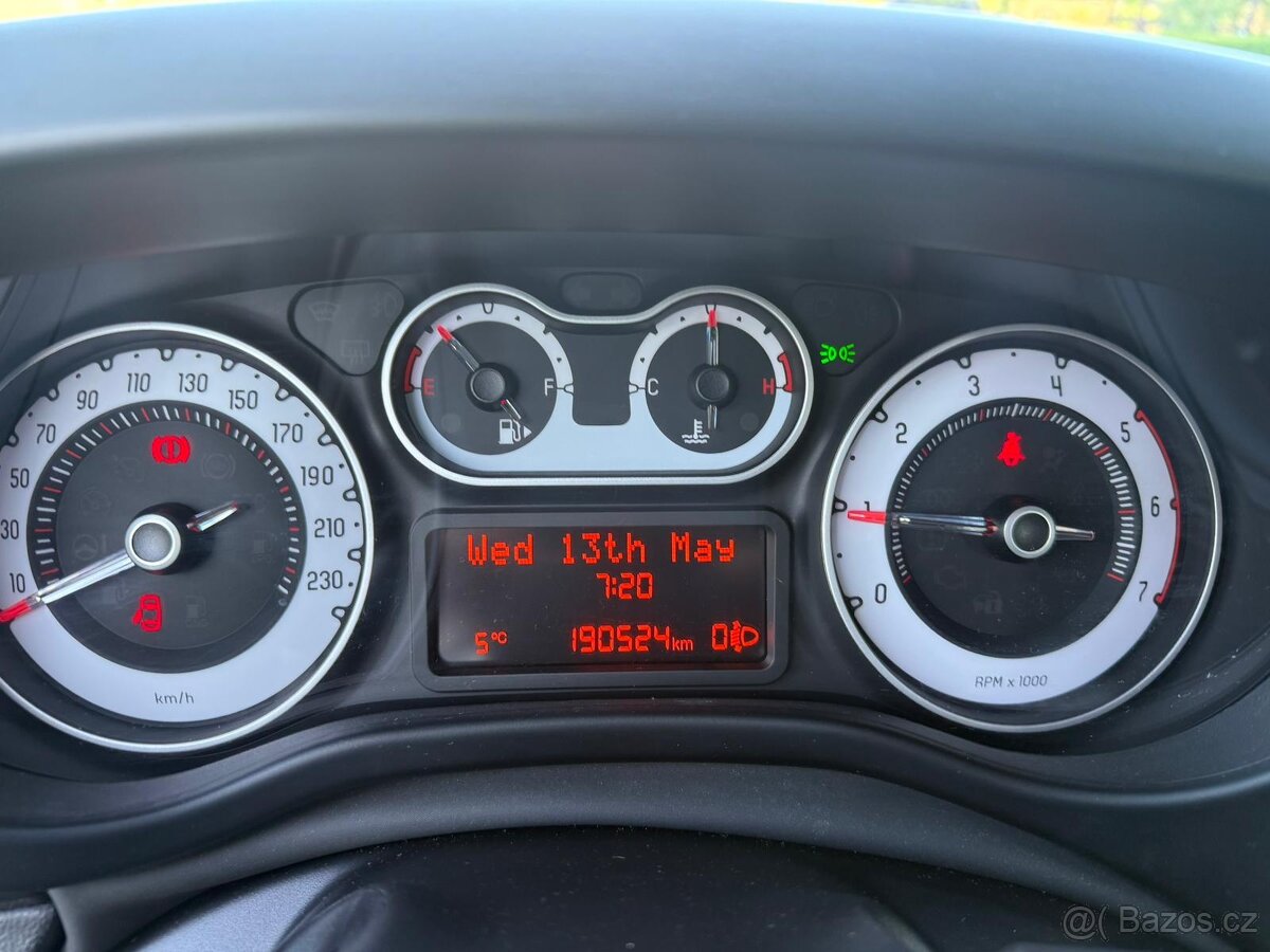 FIAT 500L 1,3 JTD 62 KW KLIMA TEMPOMAT - 13