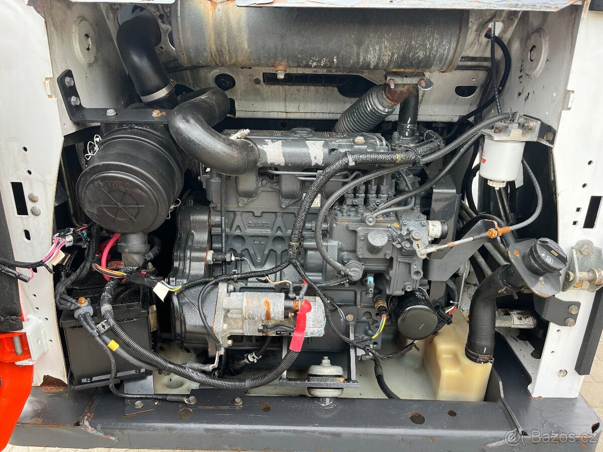 Nakladač smykovy Bobcat S530, nové pneumatiky UNC, CAT, - 13