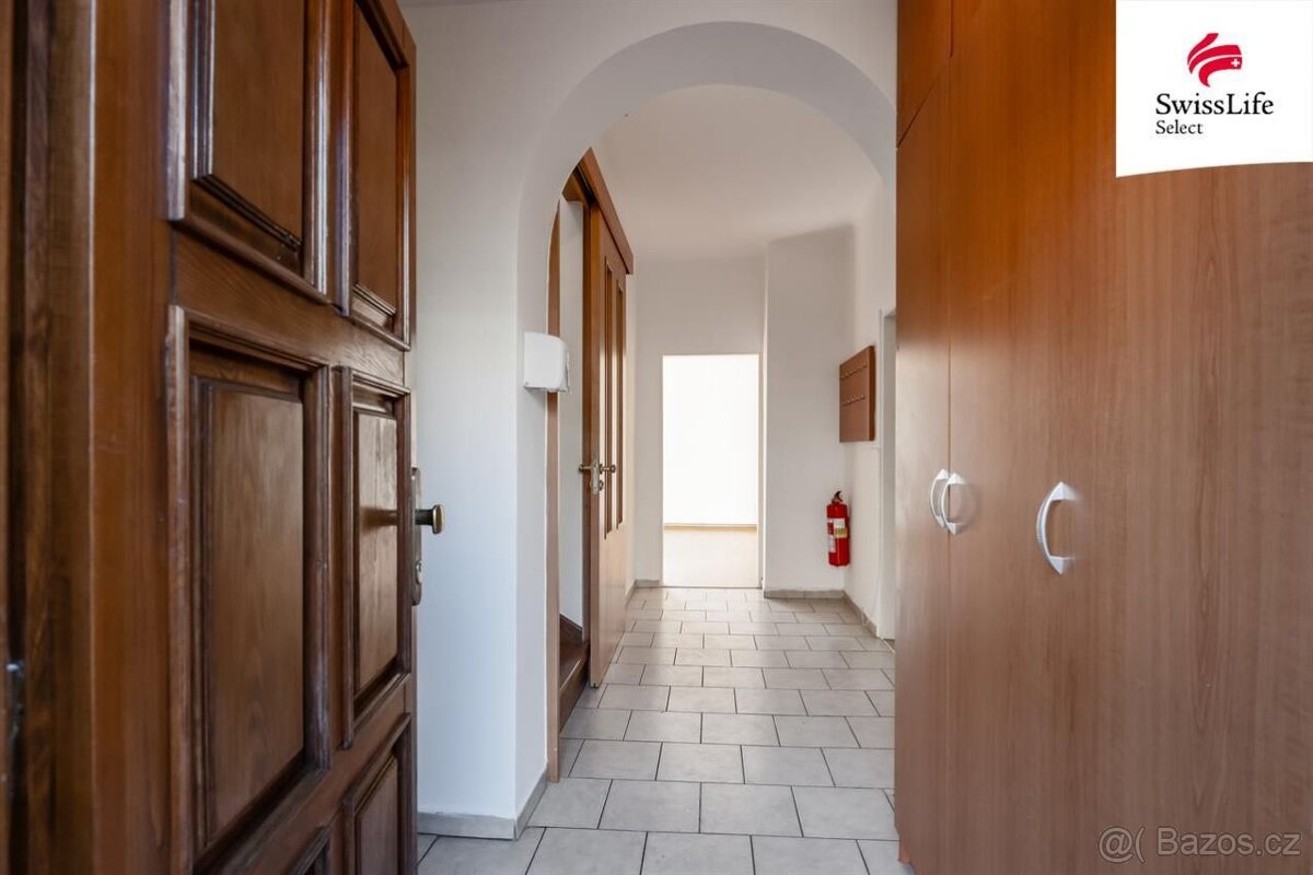 Prodej rodinného domu 196 m2 Na průhonu, Praha - 13