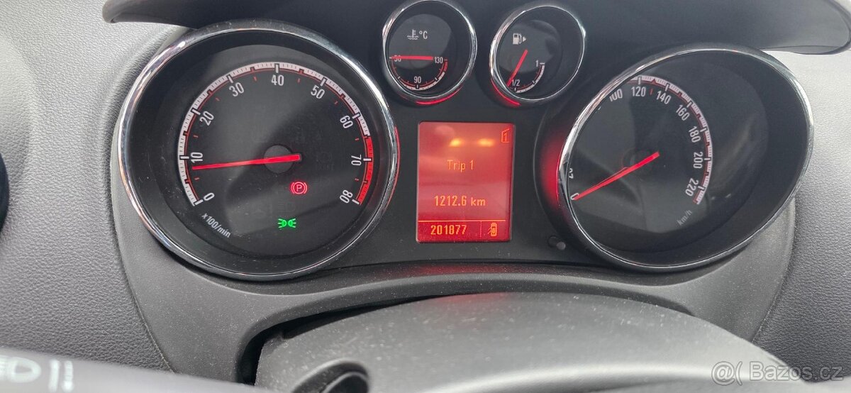 Opel Meriva B 1.4 74kw rok-2010 - 13