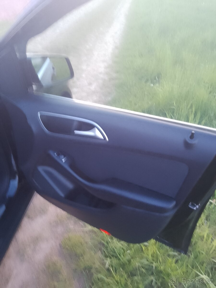 Mercedes Benz B180 - 13
