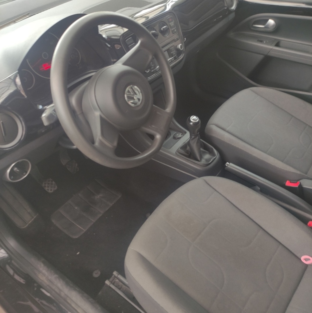 Volkswagen UP 5 dveř. černá perlet - 13
