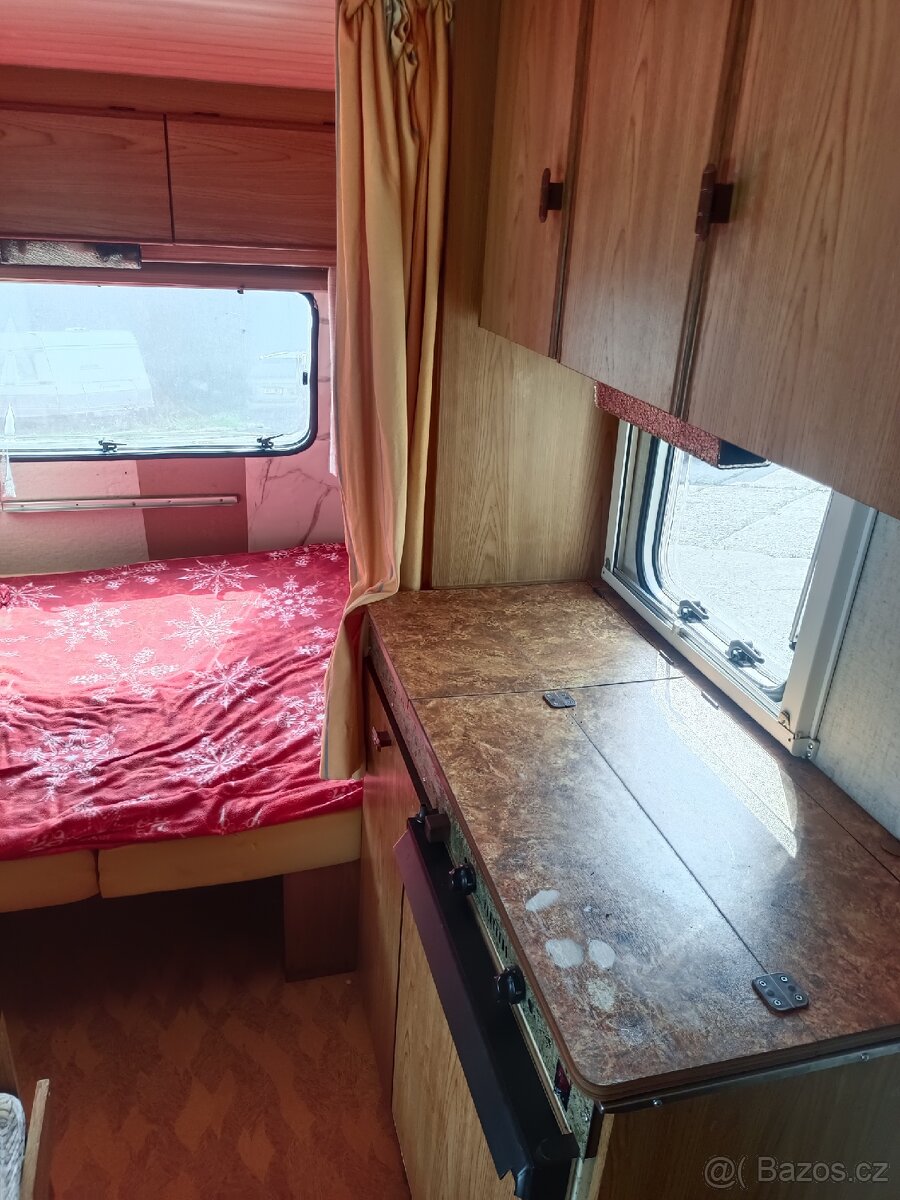 Karavan Bürstner+předstan - 13