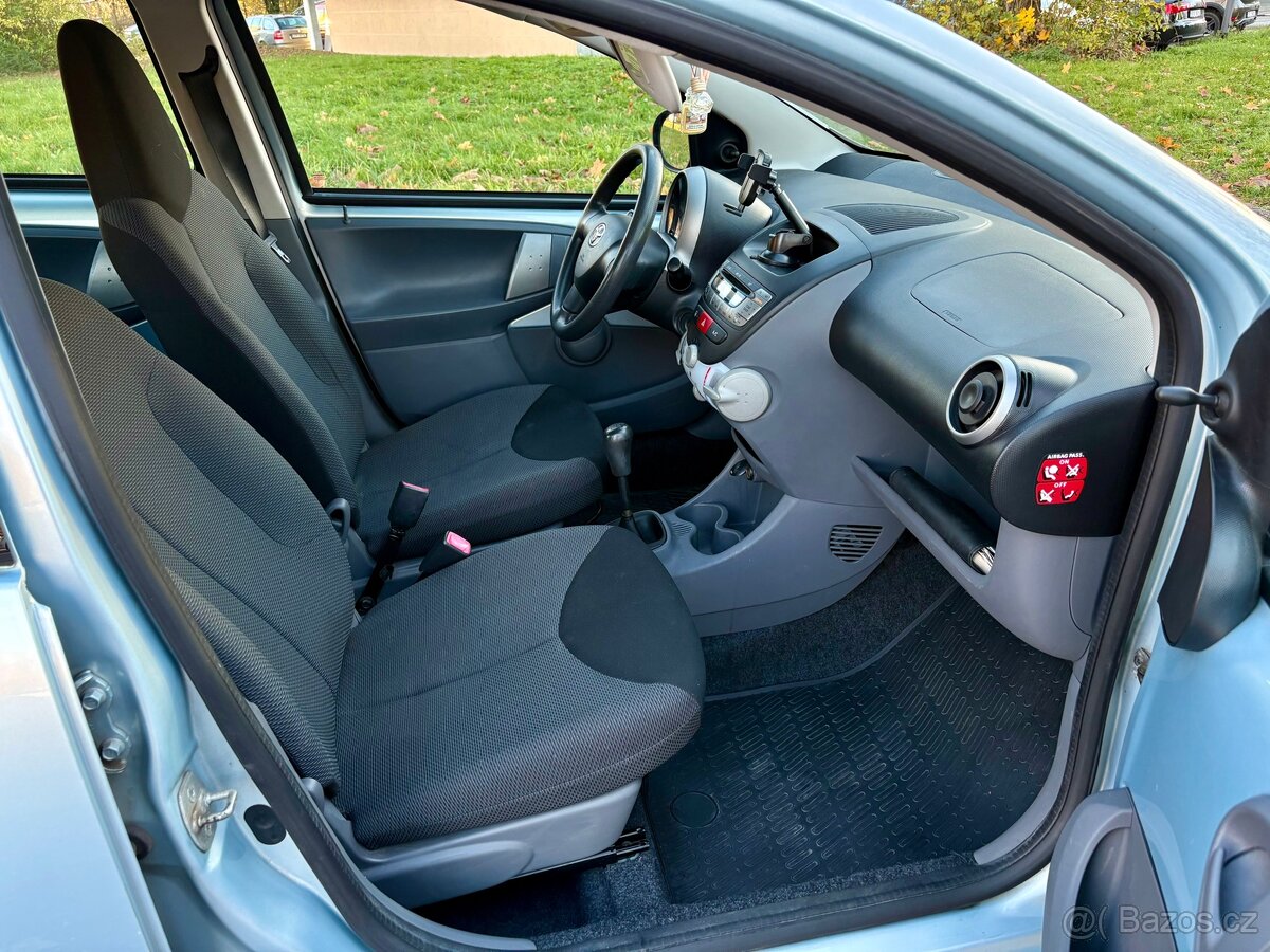 Toyota Aygo, r.2007, 98000km Max.výbava - 13