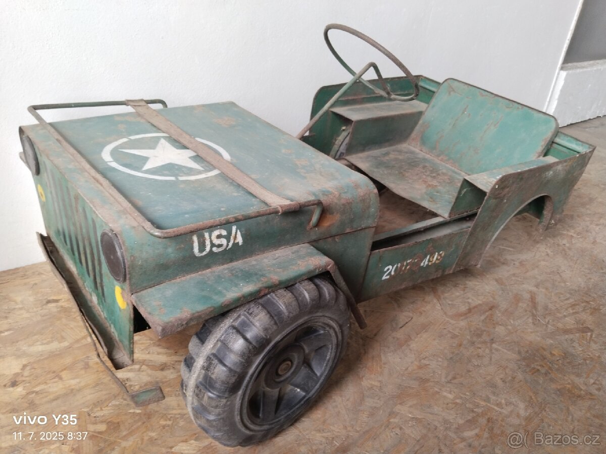 Šlapací autíčko Jeep - 13