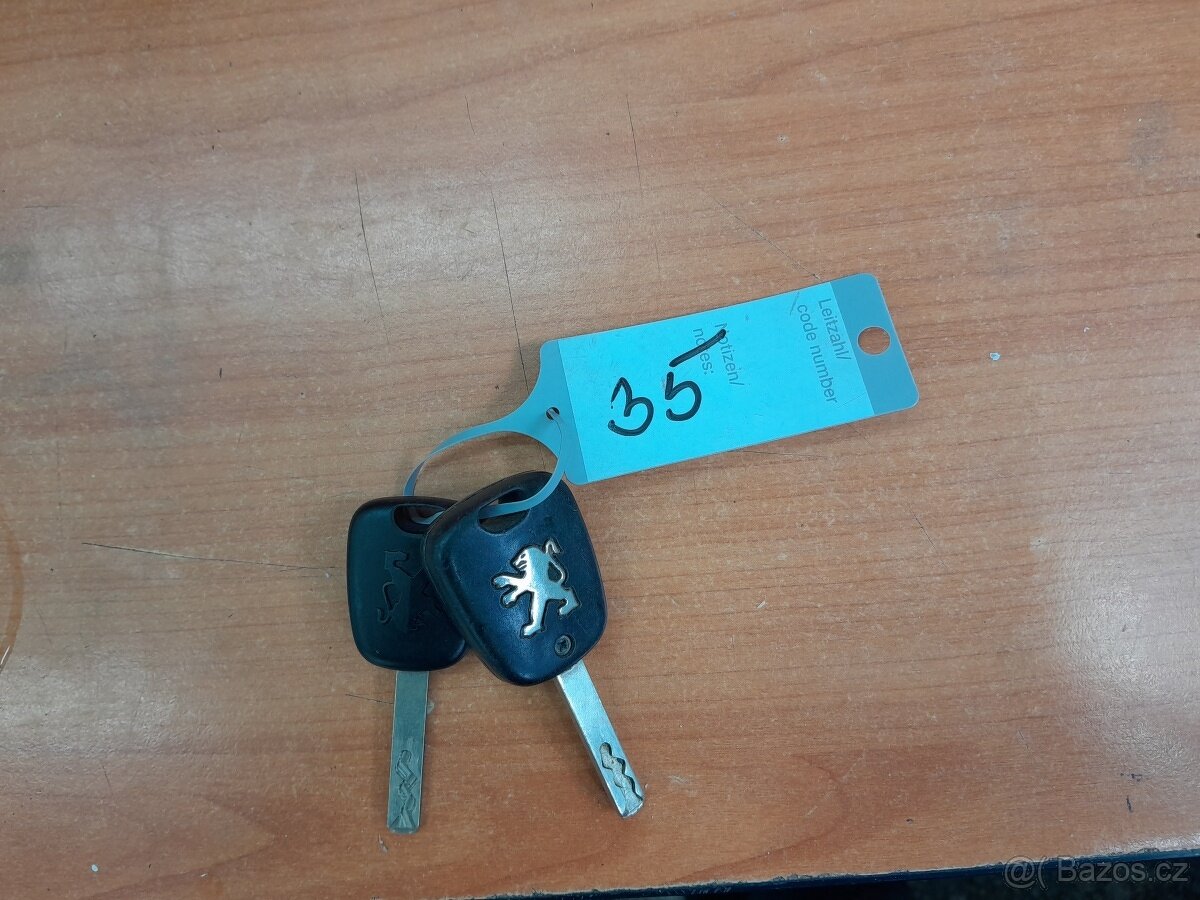 Peugeot 107 1,0 A/C - 13