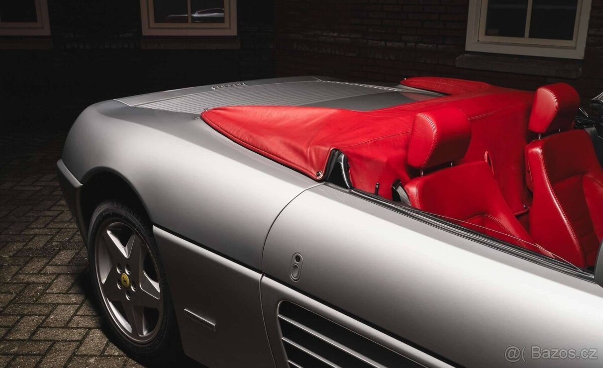 Ferrari 348 Spider z roku 1994 - 13