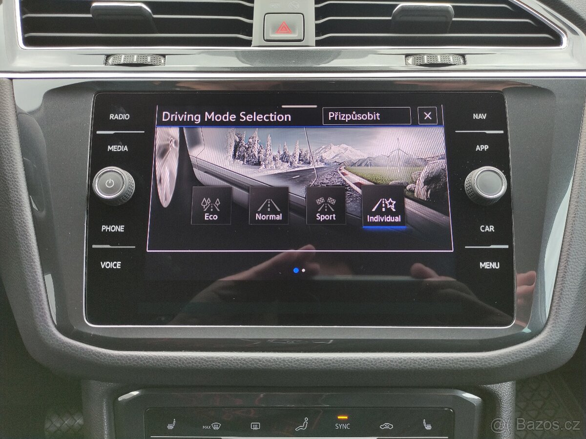 VW Tiguan DSG 4Motion FullLED KAMERA TAŽNÉ MY 22 - 13