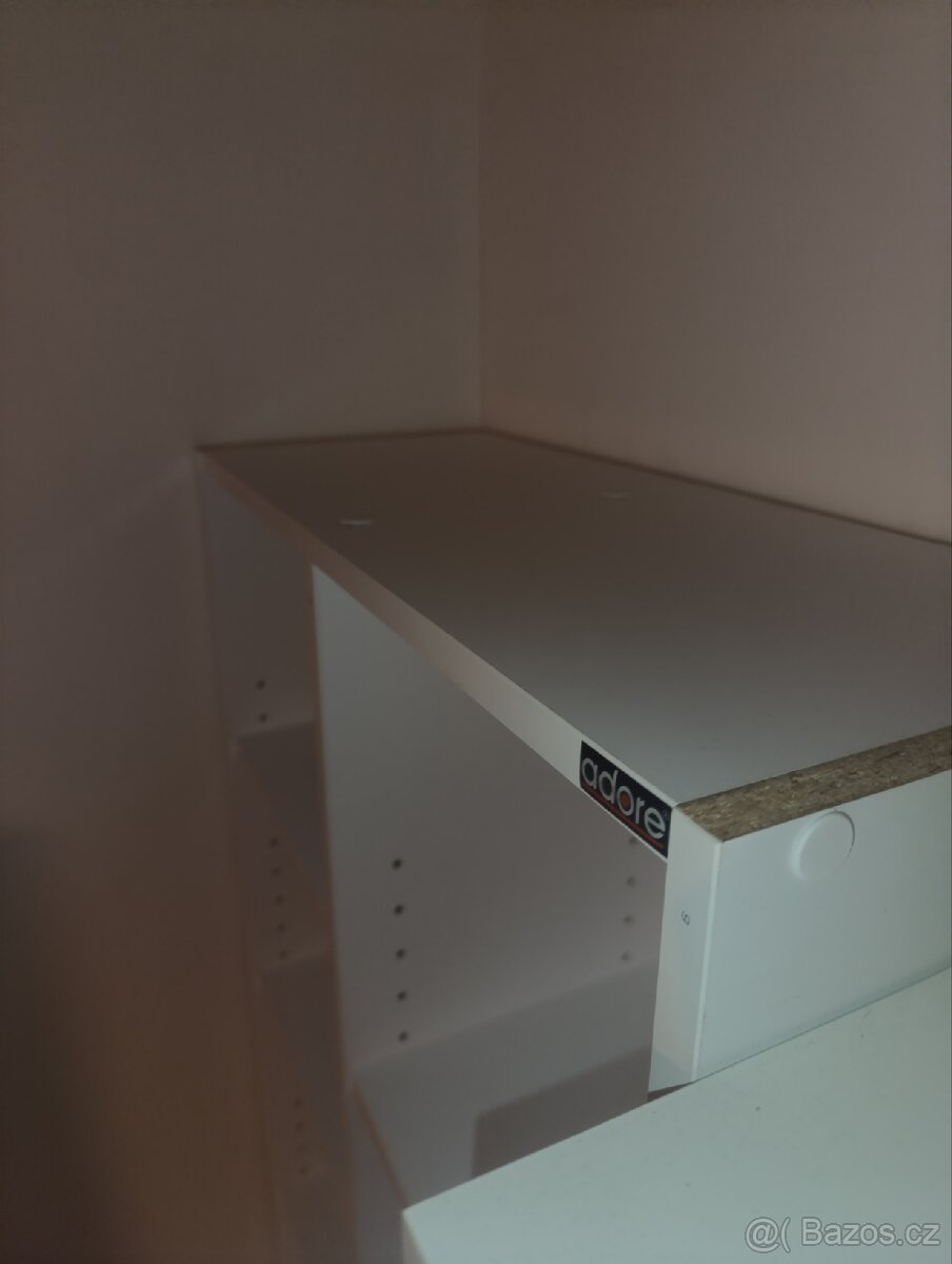 Bílý psací/pracovní stůl s regálem/policemi ELIAS - 13