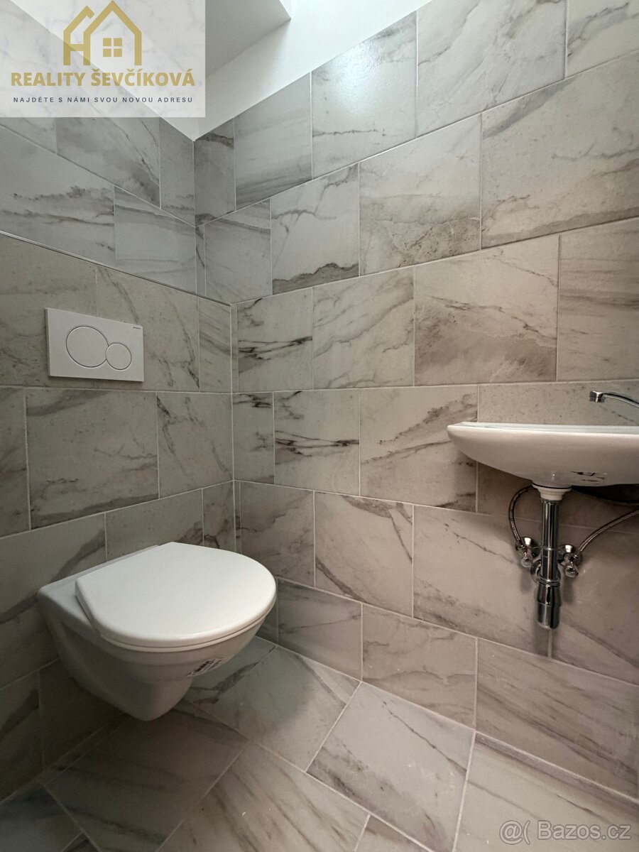 Pronájem 2+1 po celkové rekonstrukci, 51 m2 – Velké náměstí - 13