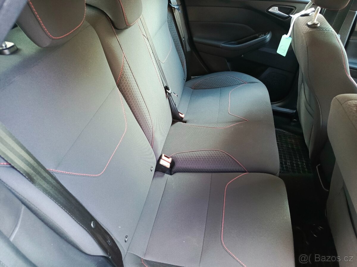 Ford Focus St Line - 13