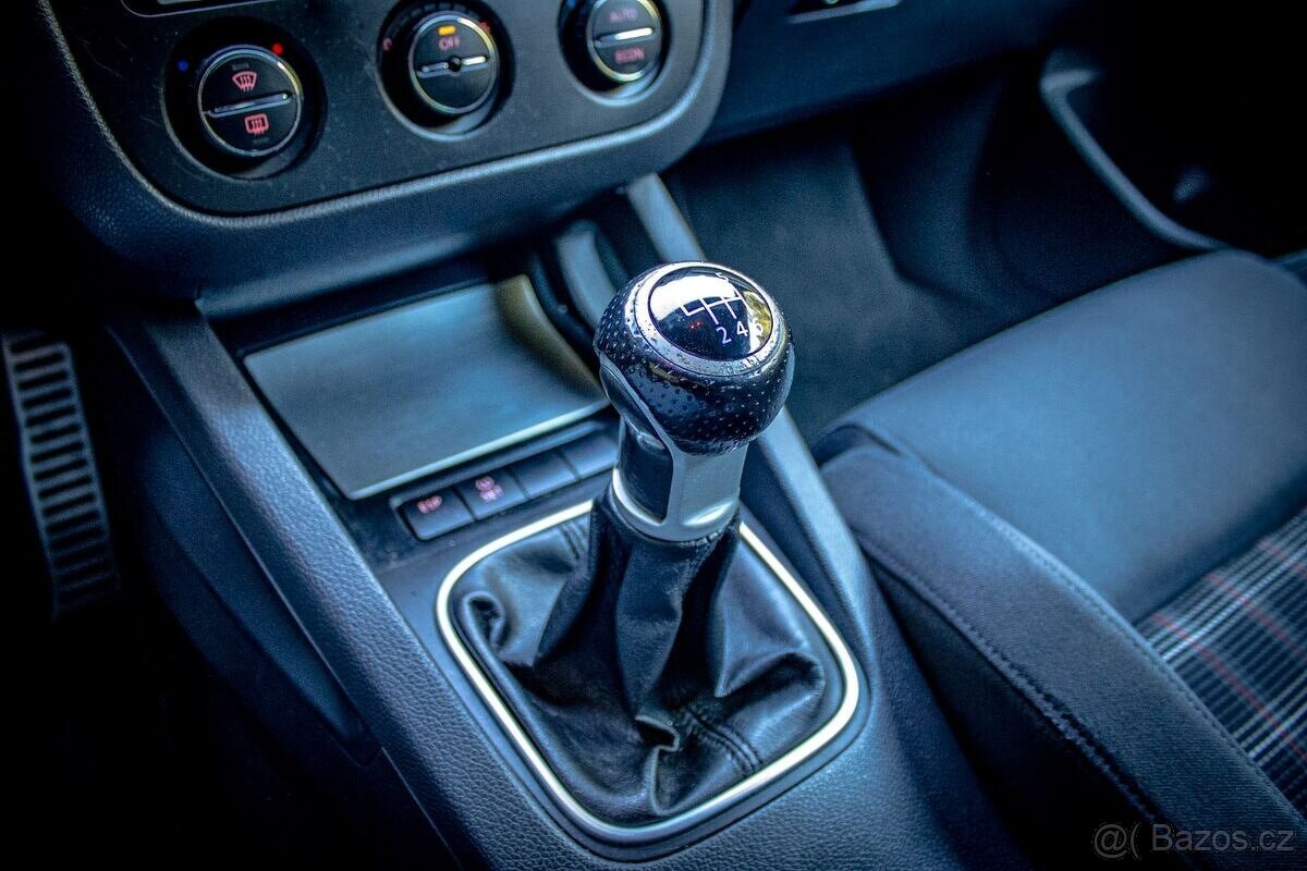 Volkswagen Golf 2.0 FSI GTI Turbo - 13