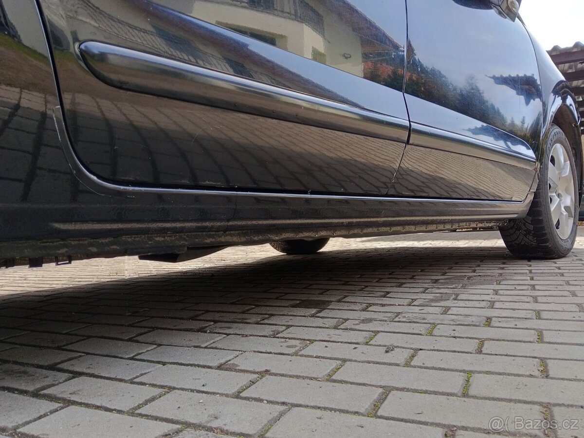 Peugeot 5008 1.6Hdi 82kw rok 6/2012 - 13