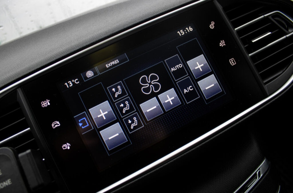 Peugeot 308 1.2 e-THP 130k Allure - 13