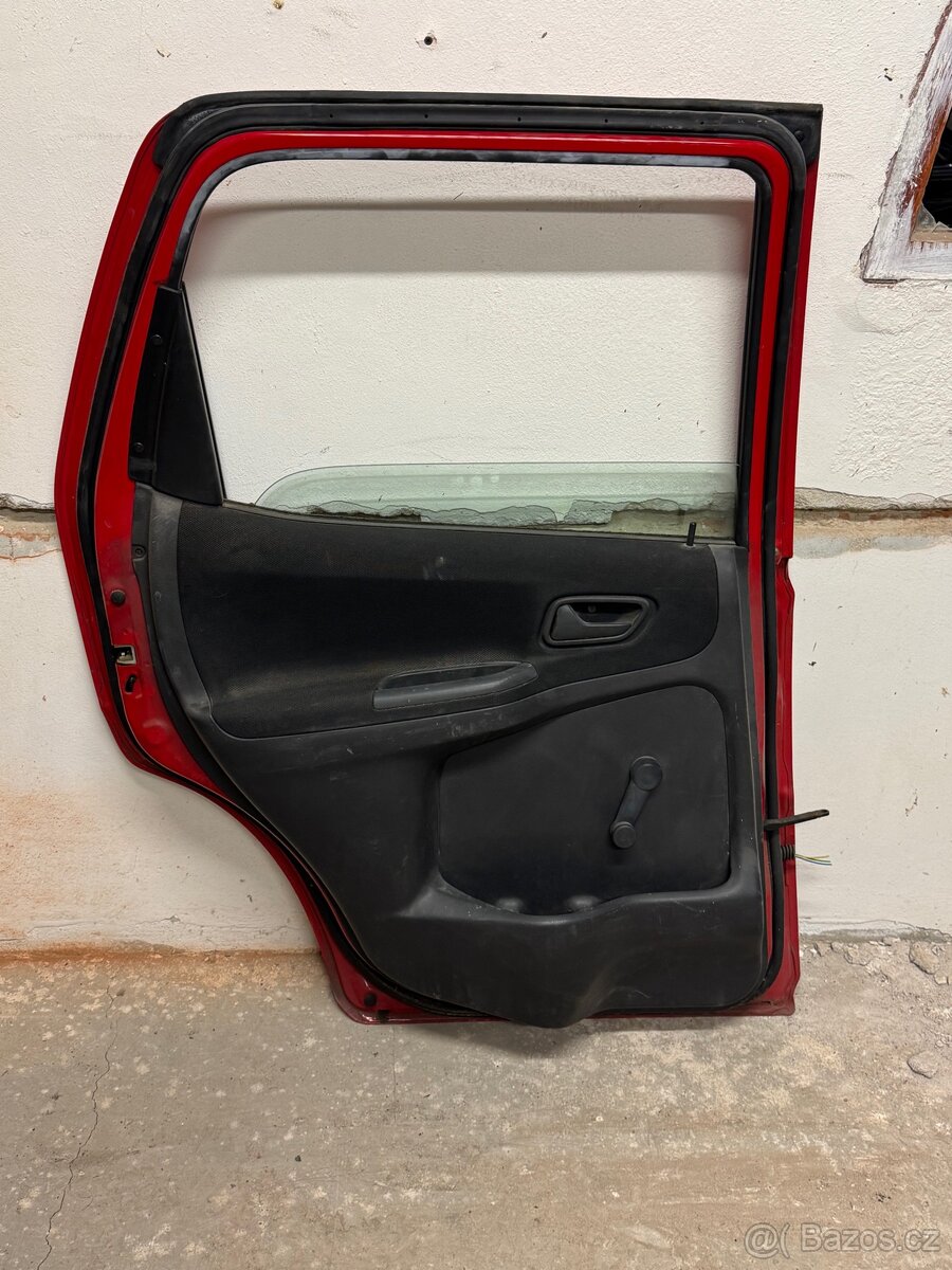 Suzuki Ignis 03-08, zadní dveře - 13