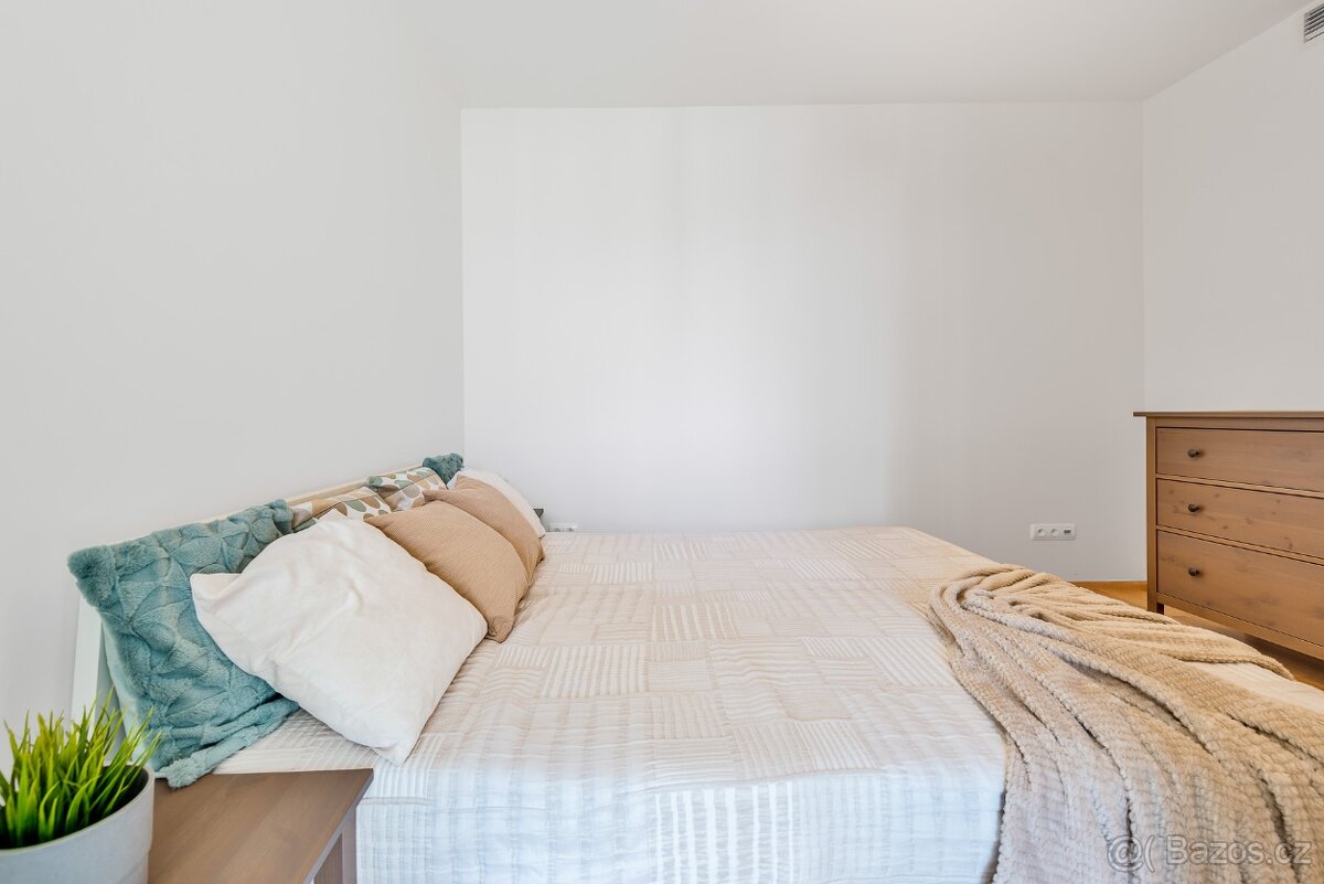 2+kk 67m² Ke Kapslovně, Praha 3 - Žižkov - 13