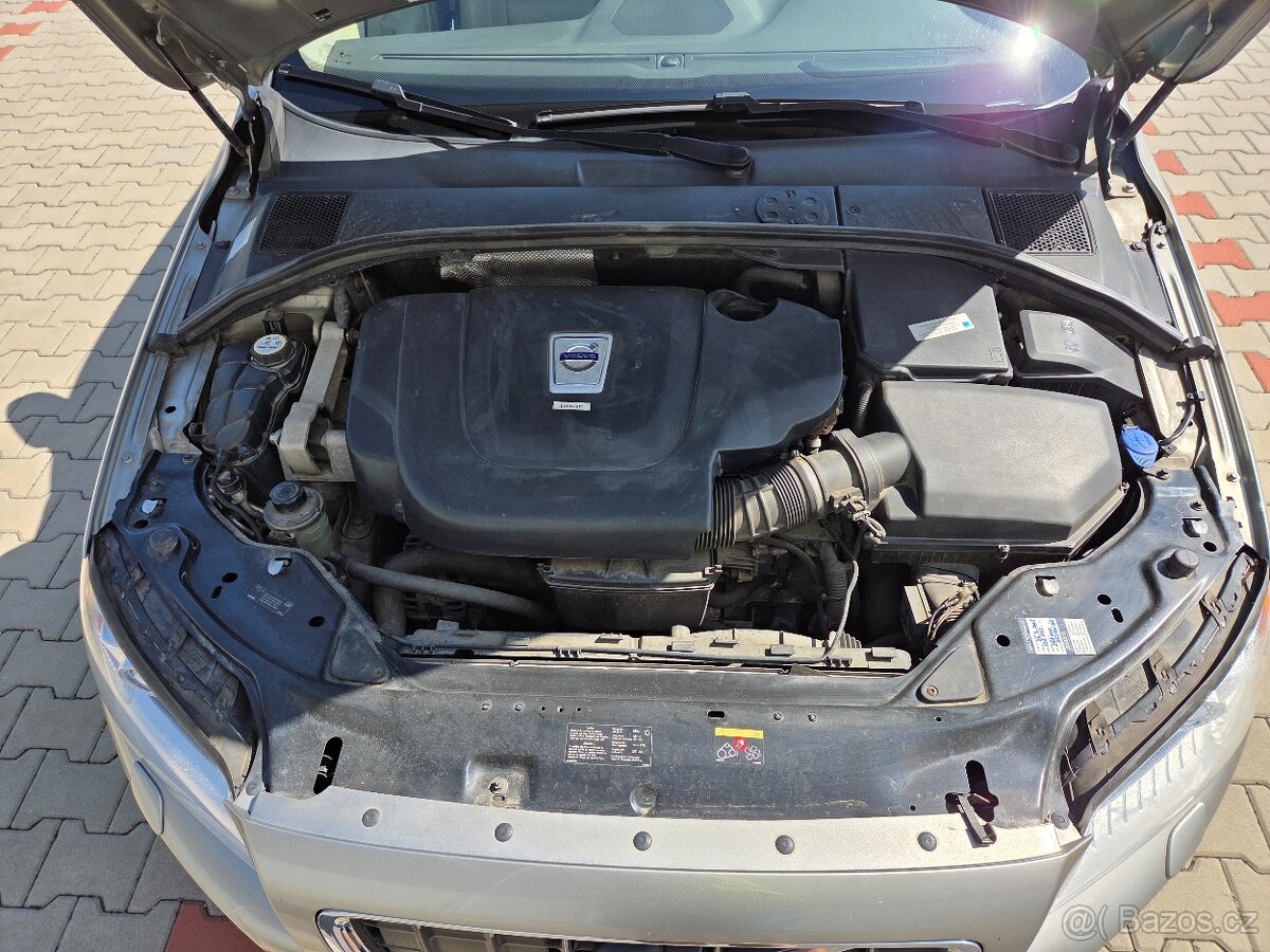VOLVO V70 D5 AWD 2,4D 169kW - 13