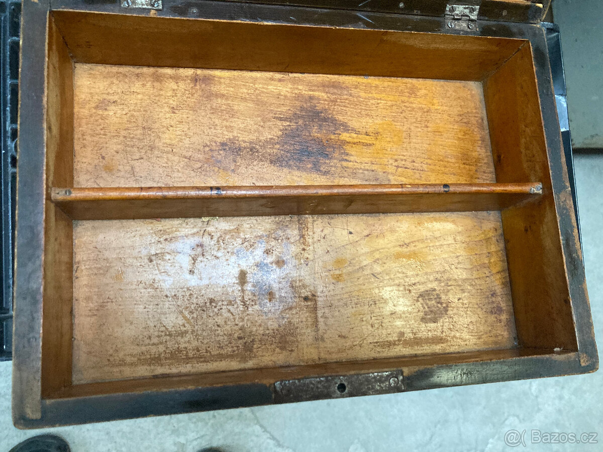 Šperkovnice dřevěná stará se zámkem 600 kč - 13