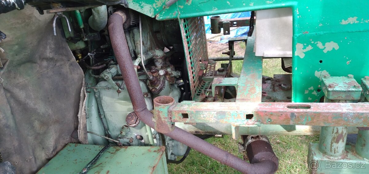 Traktor FENDT - 13