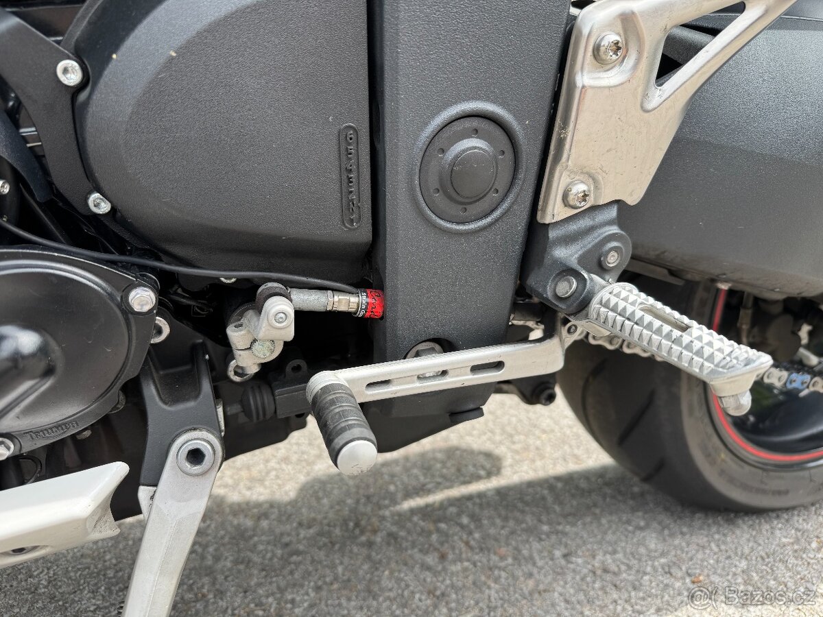 Triumph Speed Triple 1050 R - 13
