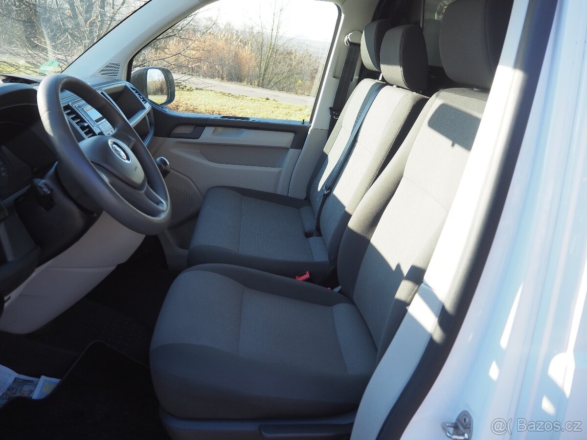 Volkswagen Transporter T6 2.0 TDI po 1. majiteli + serviska - 13