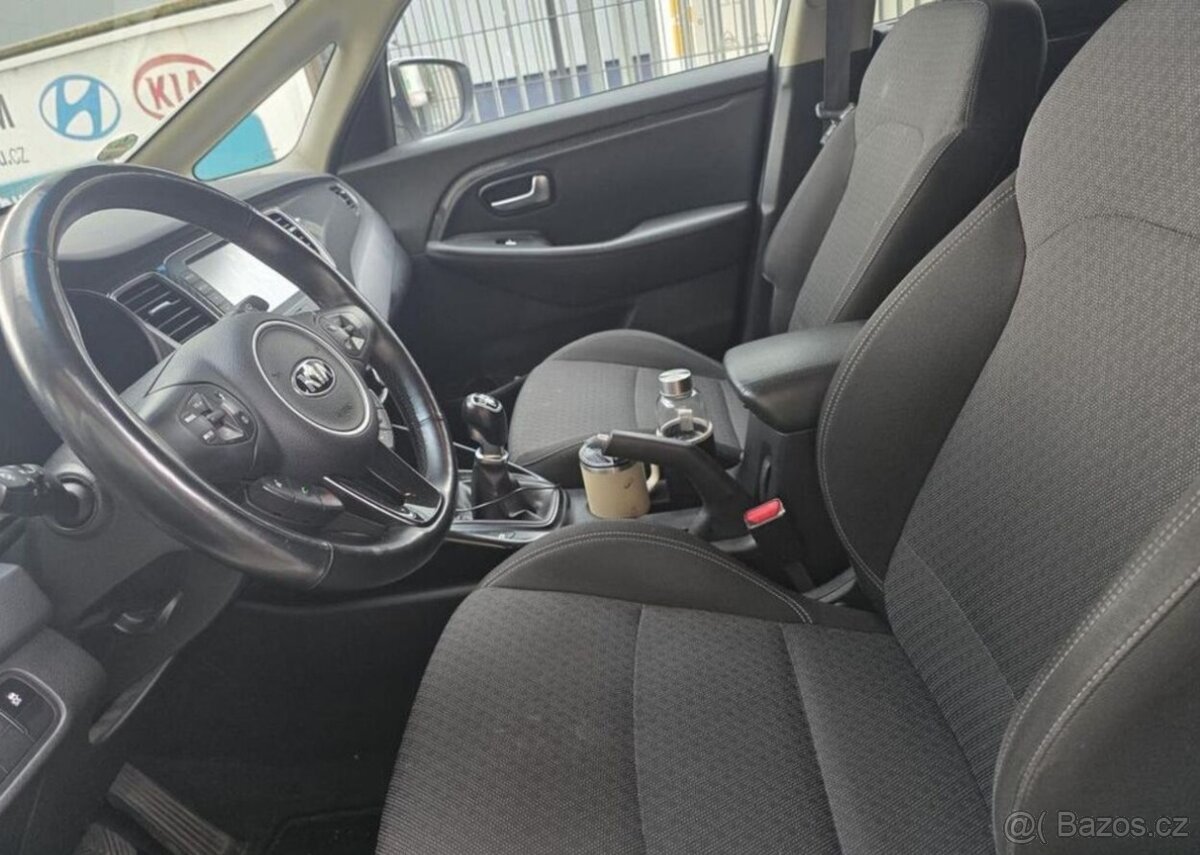Kia Carens 1.7 - 1. MAJ - 7 MÍST - 13