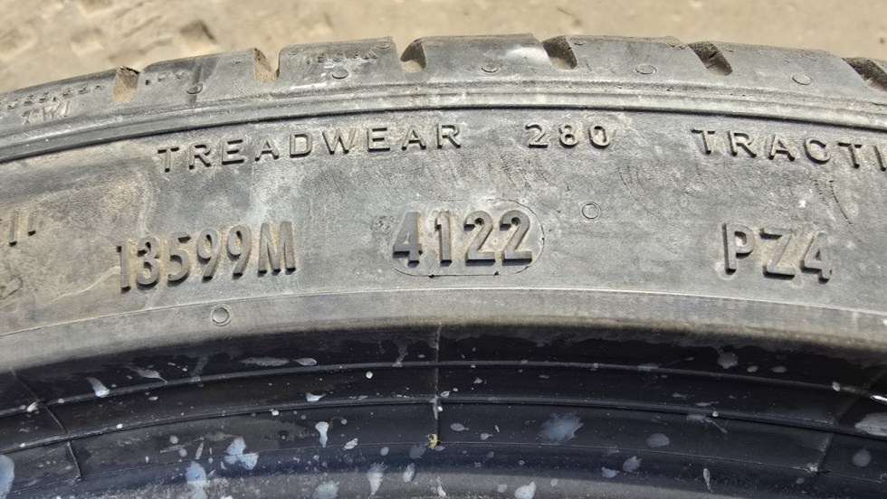 Letní pneu 255/35/21 Pirelli - 13