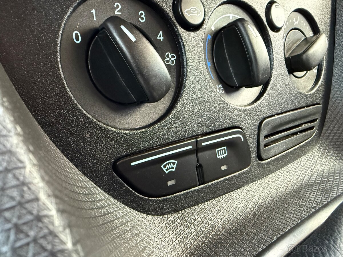 Ford Transit Connect - 13