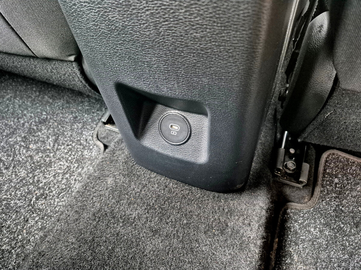 Kia Ceed kombi 1,5 TGDi 118kw, tažné, MY2023, CZ - 13