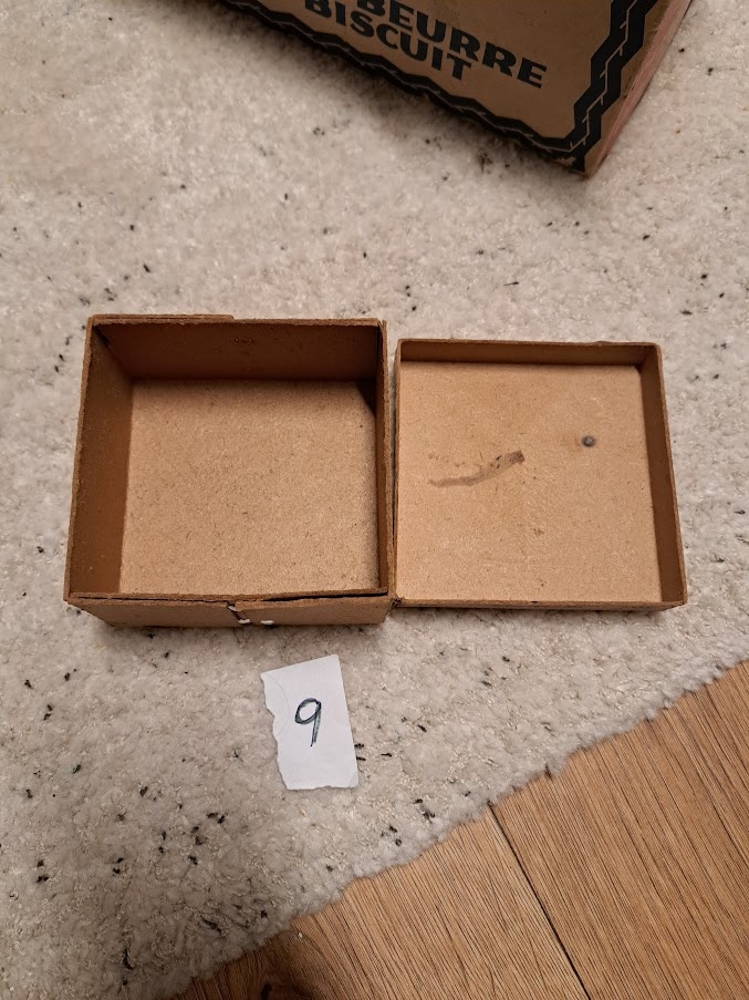 směs starožitných a retro věcí - 13