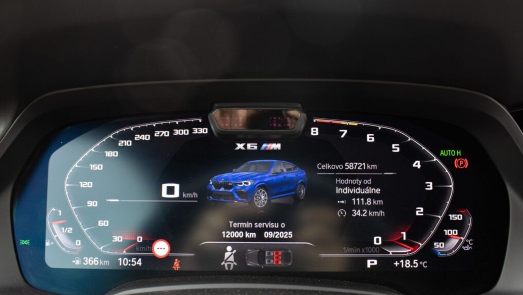 BMW X6 M Competition z roku 2021 - 13